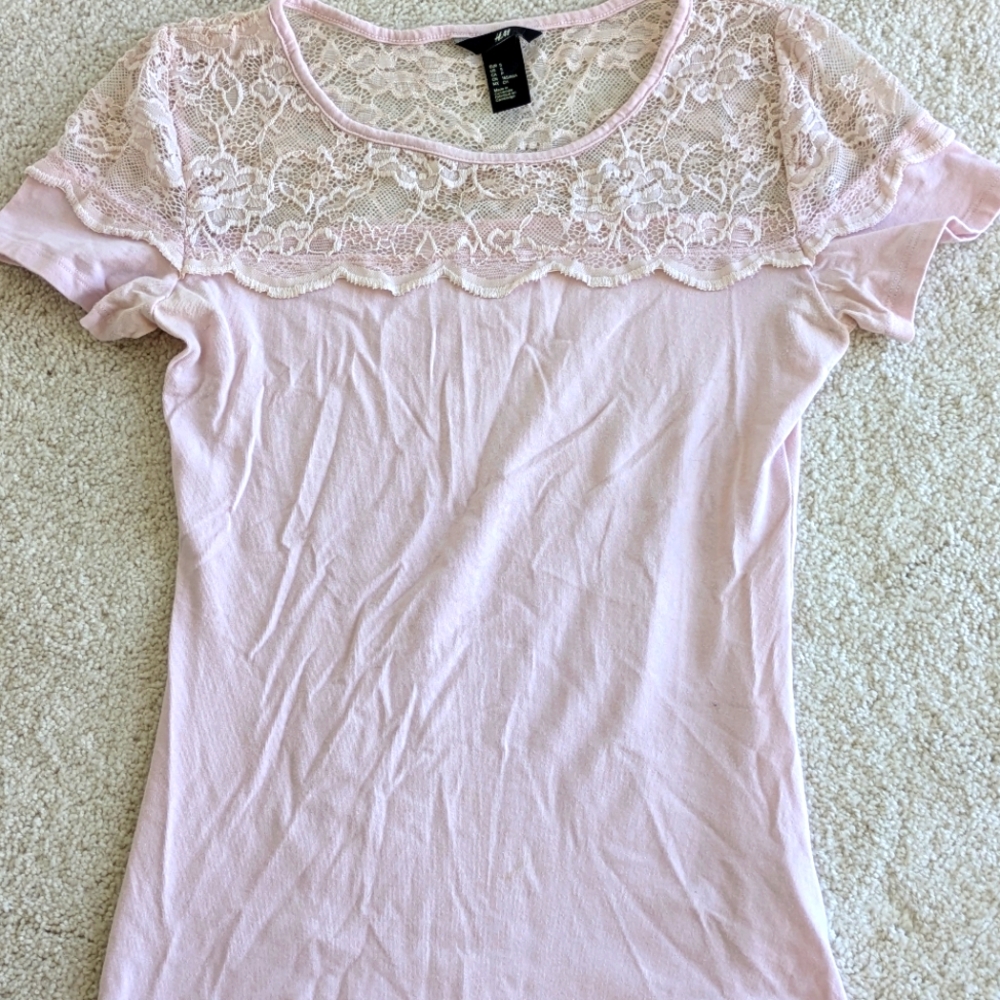 Pretty pink short sleeve H&M top